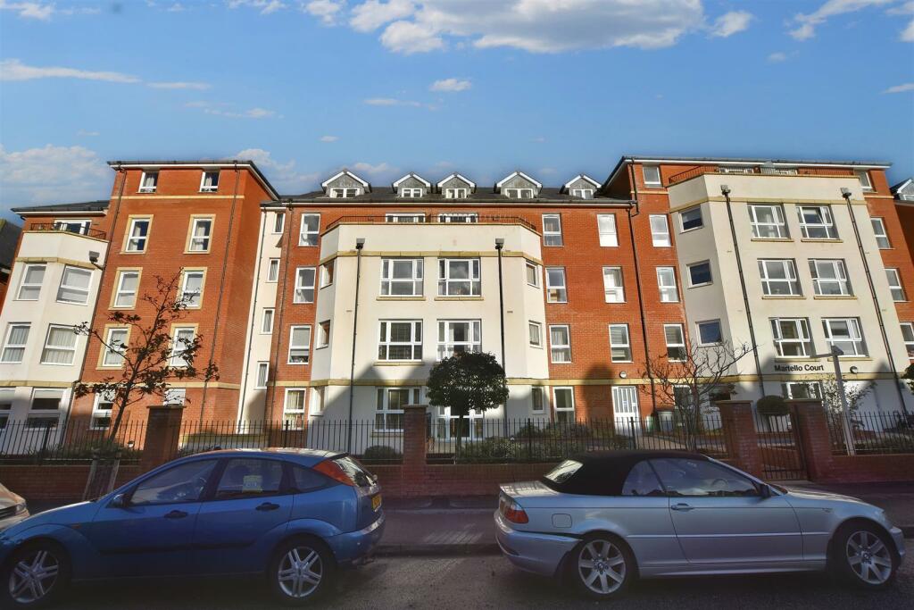 1 bedroom retirement property for sale in Jevington Gardens, Eastbourne
