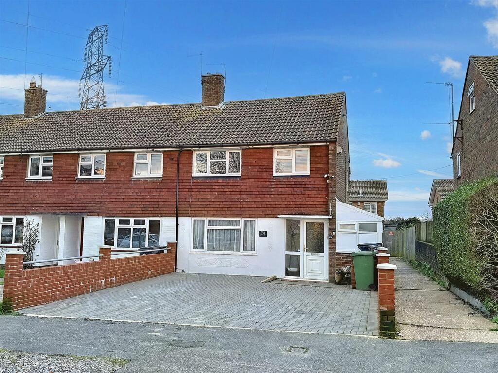 3 bedroom end of terrace house for sale in Ashington Road, Eastbourne, BN22