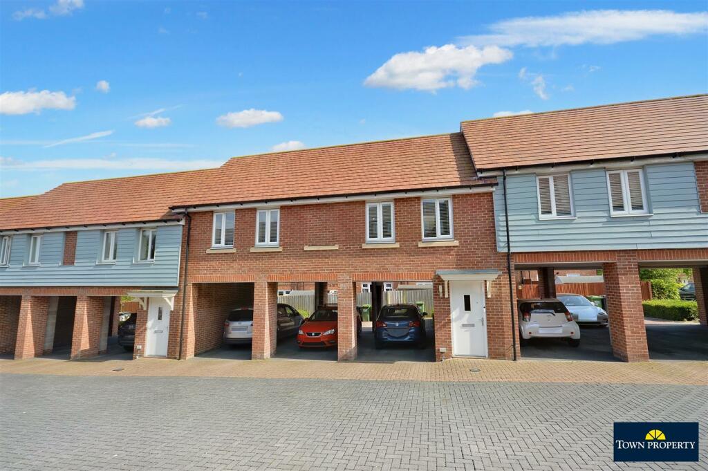 2 bedroom flat for sale in Weavers Close, Eastbourne, BN21