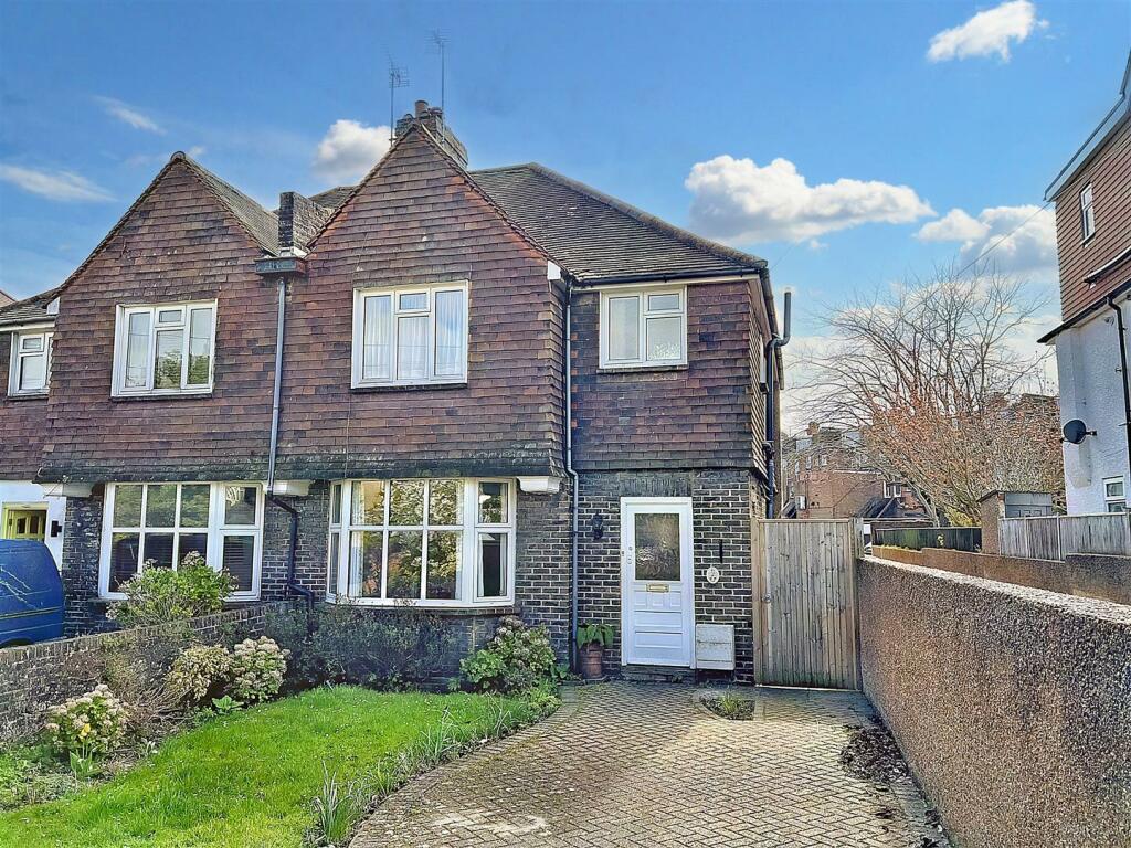 3 bedroom semi-detached house for sale in Milton Road, Eastbourne, BN21
