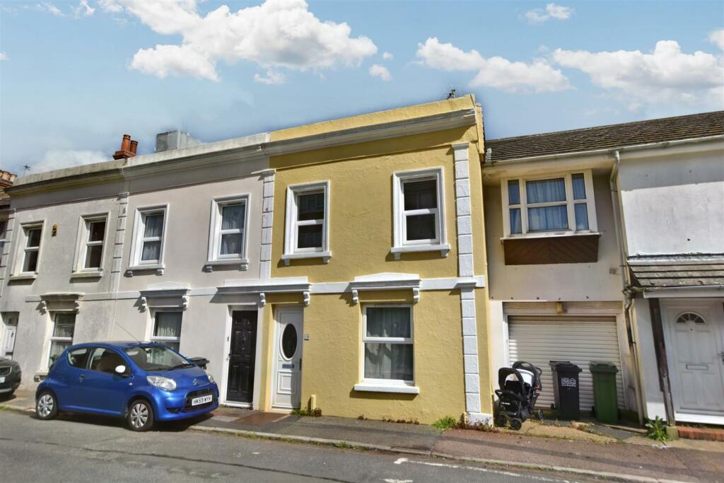 2 bedroom terraced house for sale in Leslie Street, Eastbourne, BN22