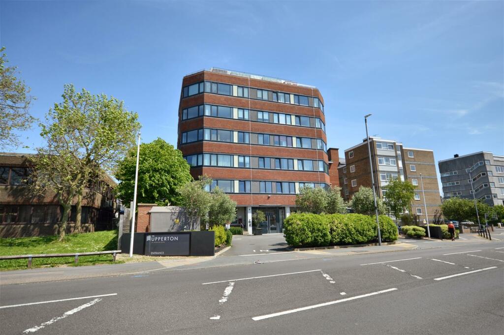 1 bedroom flat for sale in 20 Upperton Road, Eastbourne, BN21