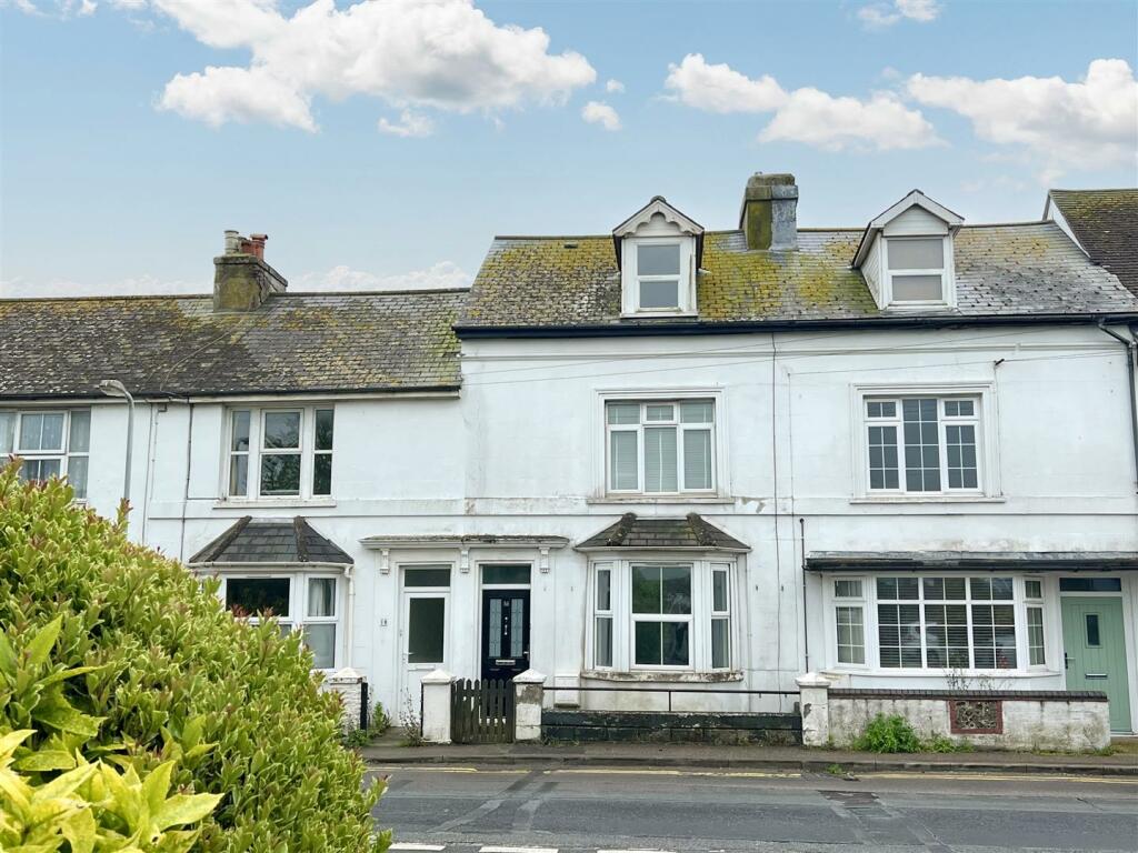 4 bedroom terraced house for sale in Coast Road, Pevensey Bay, Pevensey