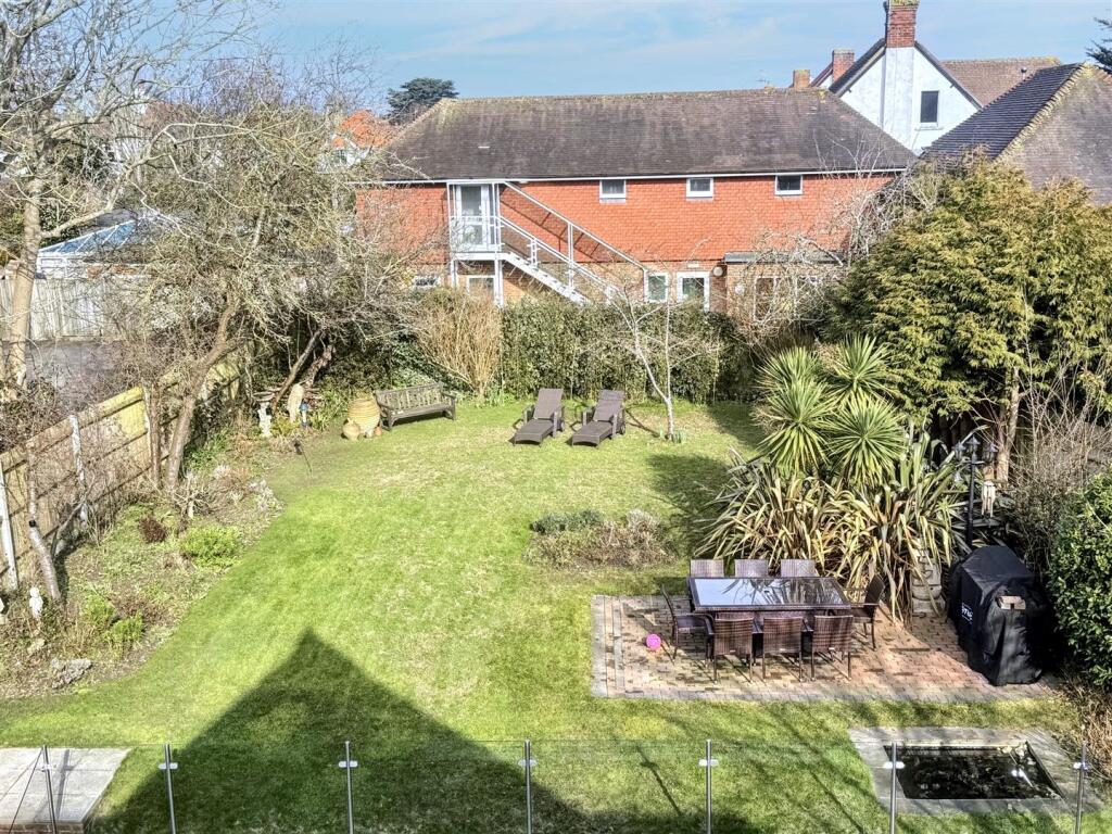 Additional property image - Decoy Drive, Eastbourne