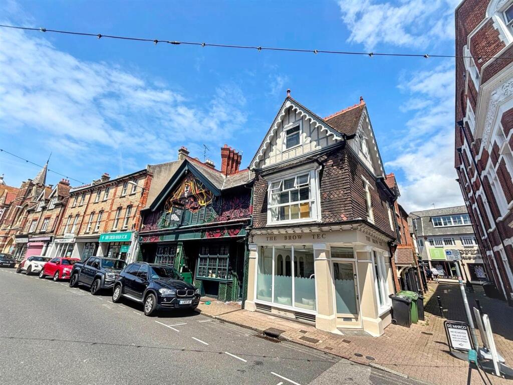 2 bedroom flat