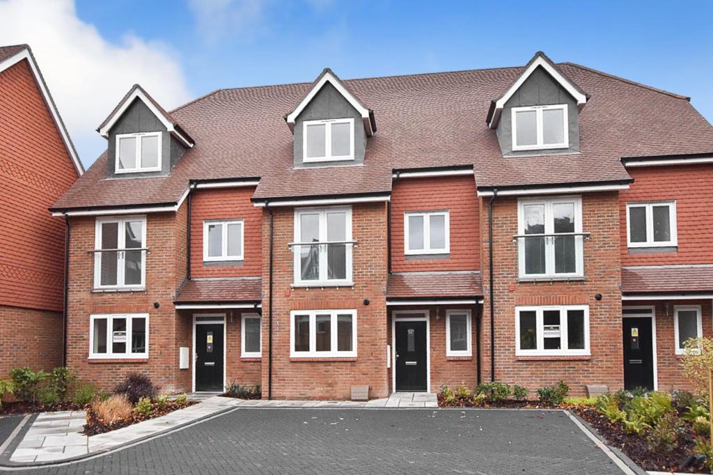 4 bedroom town house for sale in Mill Gap Road, Eastbourne, BN21