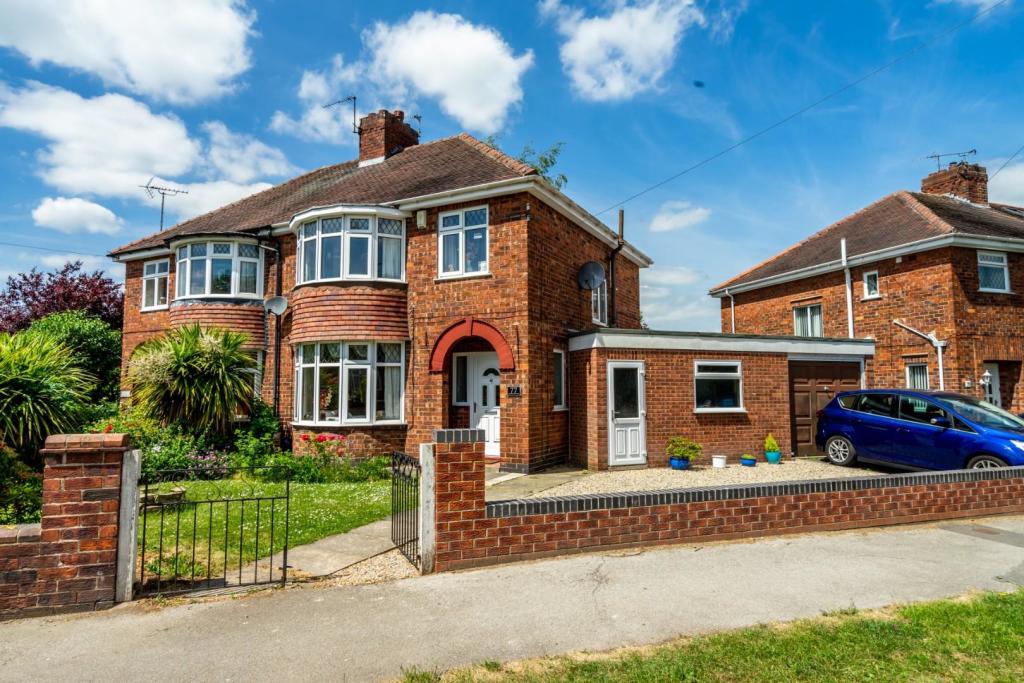 3 Bedroom Semi Detached House For Sale In Manor Drive North York Yo26