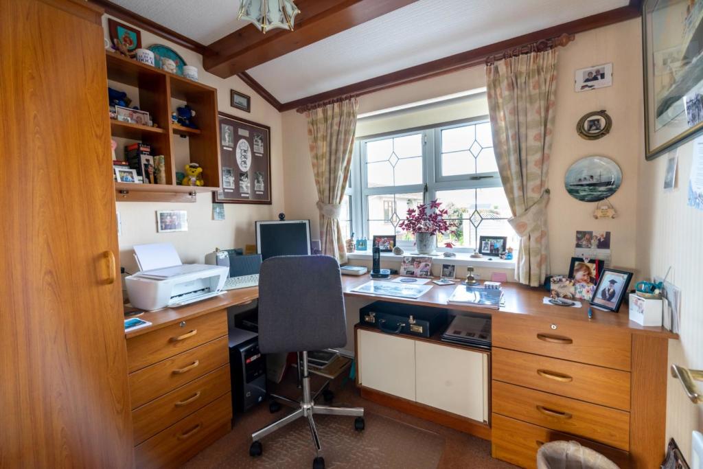 3 bedroom detached bungalow for sale in The Willows, Acaster Malbis