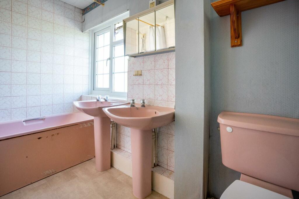 4 bedroom detached house for sale in Main Street, Askham Bryan, York, YO23