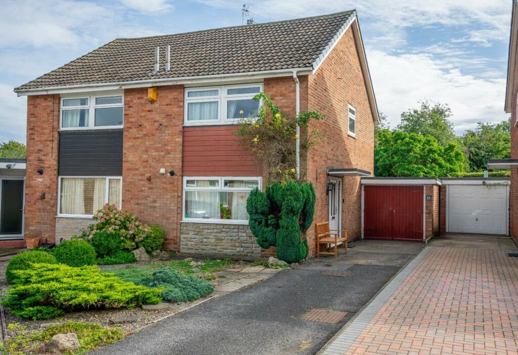 3 bedroom semidetached house for sale in Orchard Close, Dringhouses