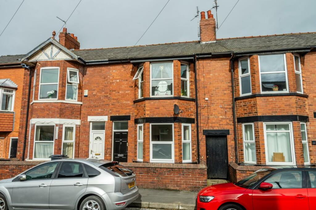 3 bedroom terraced house for sale in Cromer Street, Burton Stone Lane