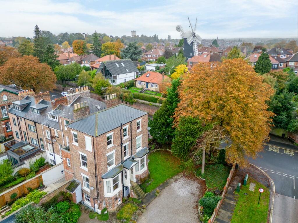 2 bedroom apartment for sale in Acomb Road, York, YO24