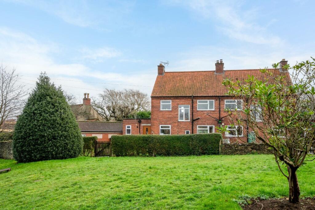 3 bedroom semidetached house for sale in South Crescent, South Back