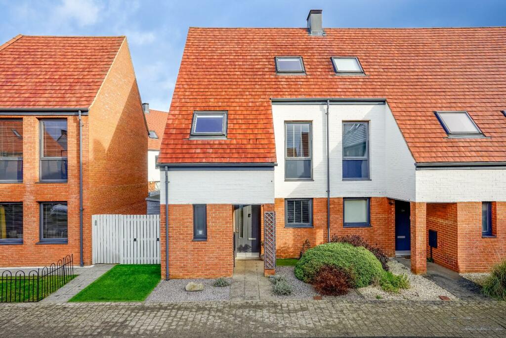 3 bedroom end of terrace house for sale in Seebohm Mews, Derwenthorpe