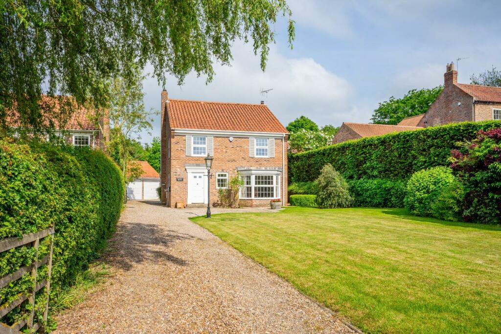 6 bedroom detached house for sale in Warthill, York, YO19