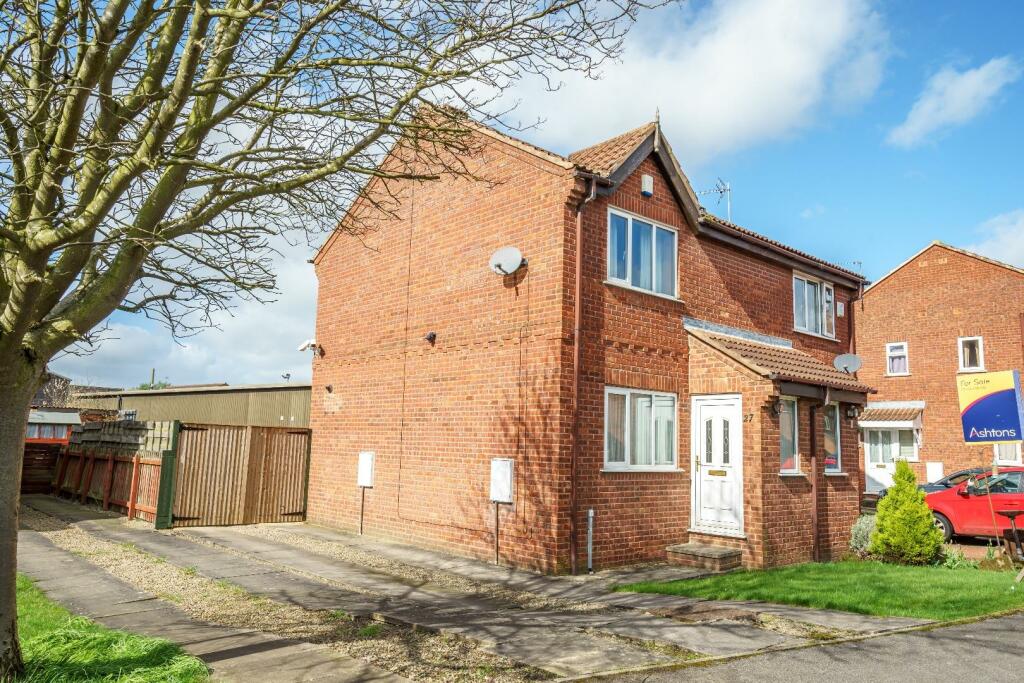 2 bedroom semidetached house for sale in Broadstone Way, York, YO30