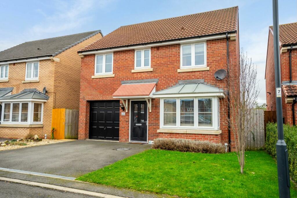 4 bedroom detached house for sale in Abbott Close, Easingwold, York, YO61