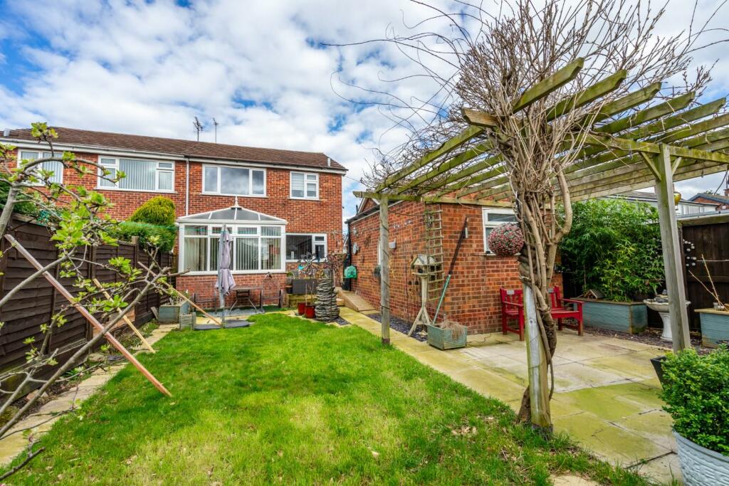 3 bedroom semidetached house for sale in Boroughbridge Road, York, YO26