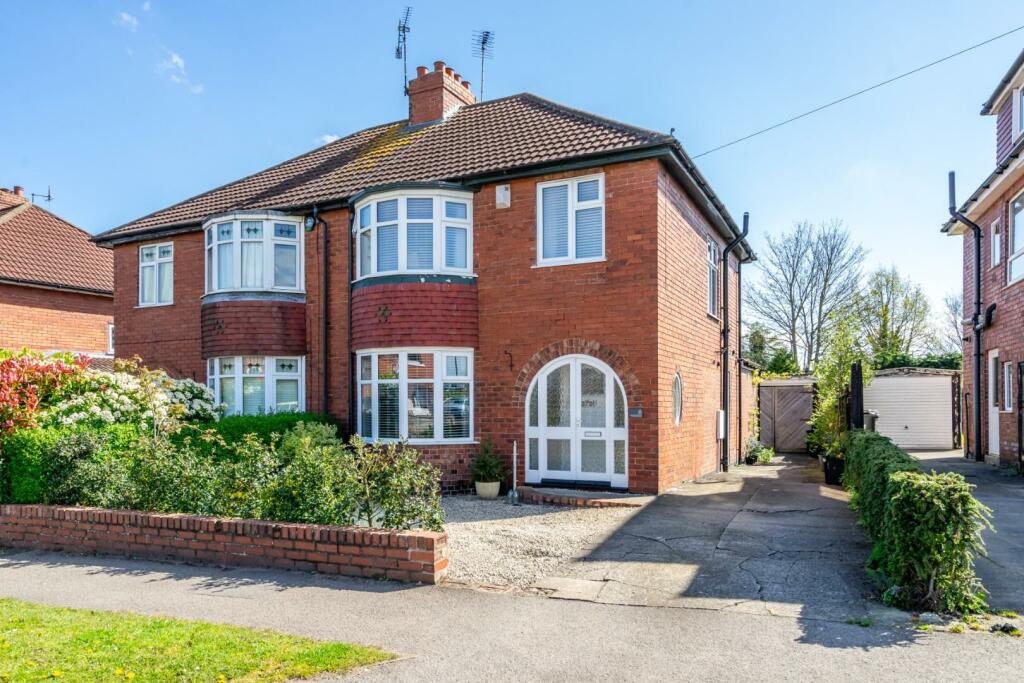 3 bedroom semidetached house for sale in Tranby Avenue, Osbaldwick