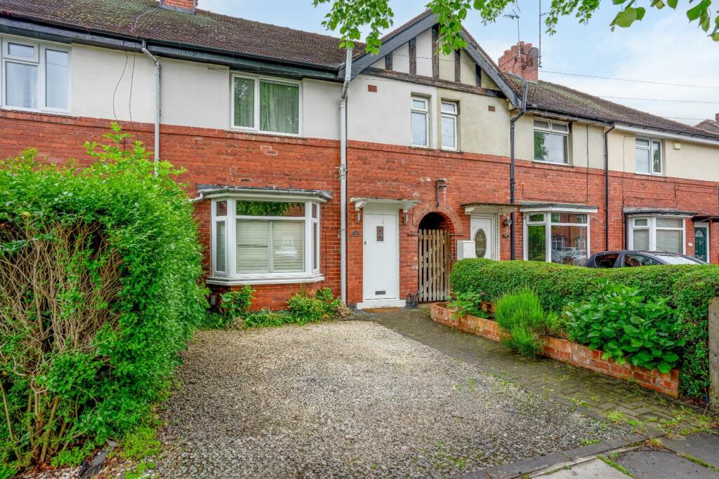 3 bedroom terraced house for sale in Dodsworth Avenue, York, YO31