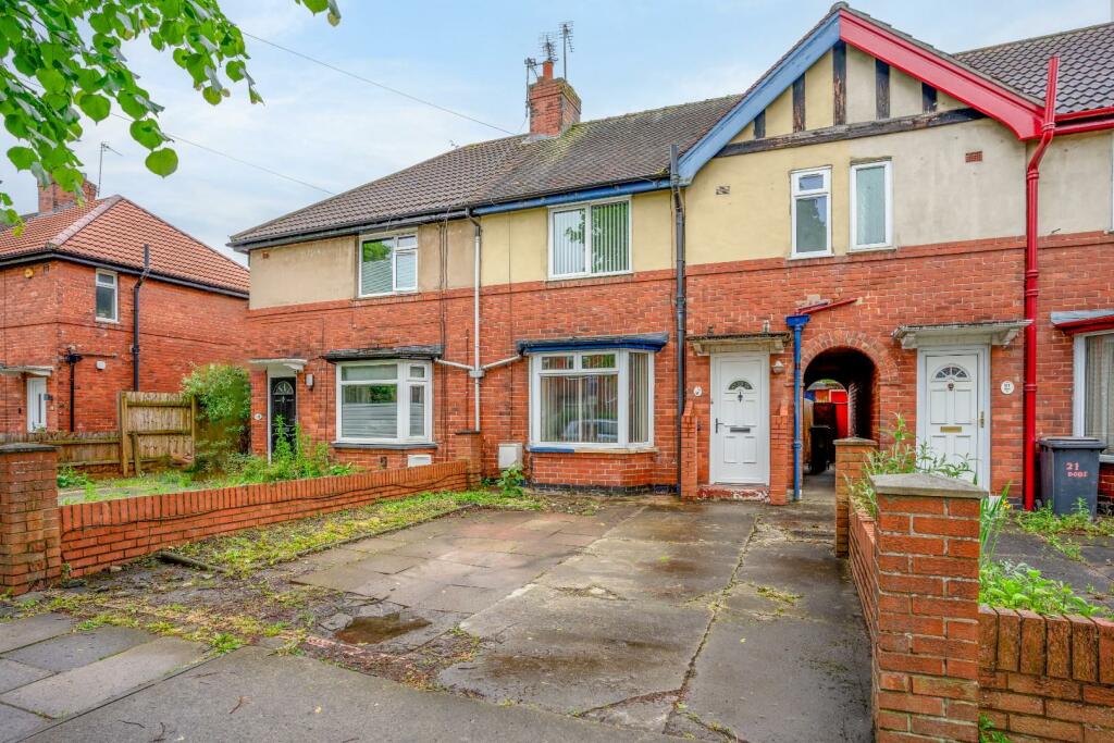 3 bedroom terraced house for sale in Dodsworth Avenue, York, YO31