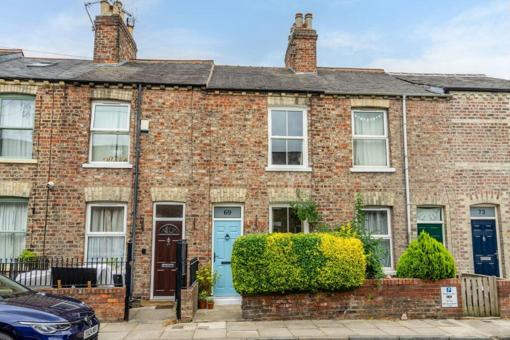 2 bedroom cottage for sale in Dale Street, Off Nunnery Lane, York, YO23