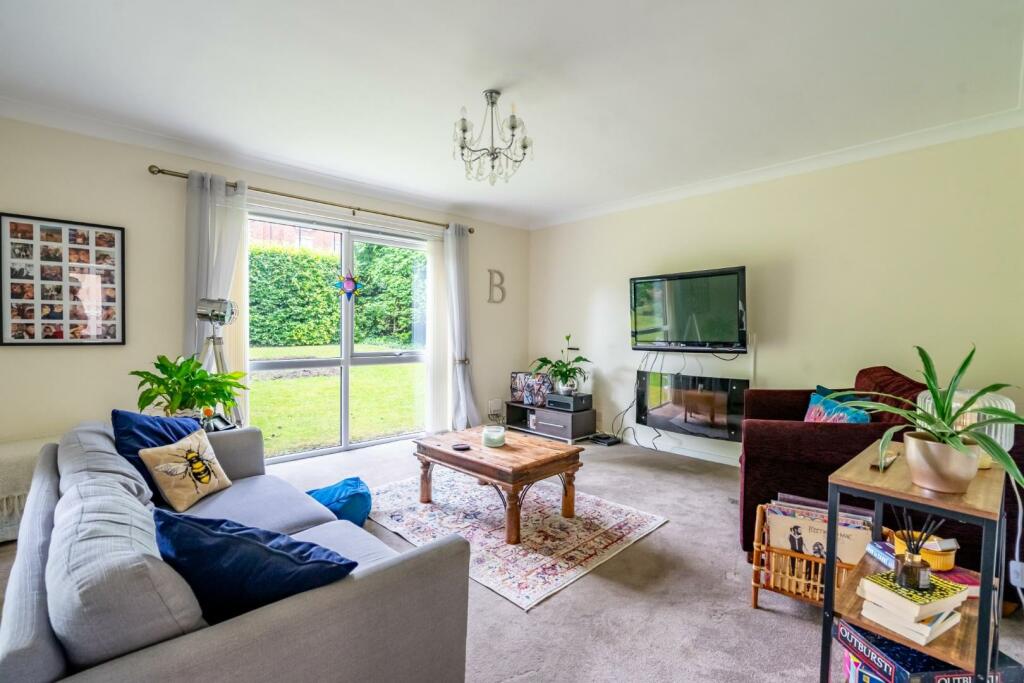2 bedroom flat for sale in Ashfield Court, Tadcaster Road, York, YO24