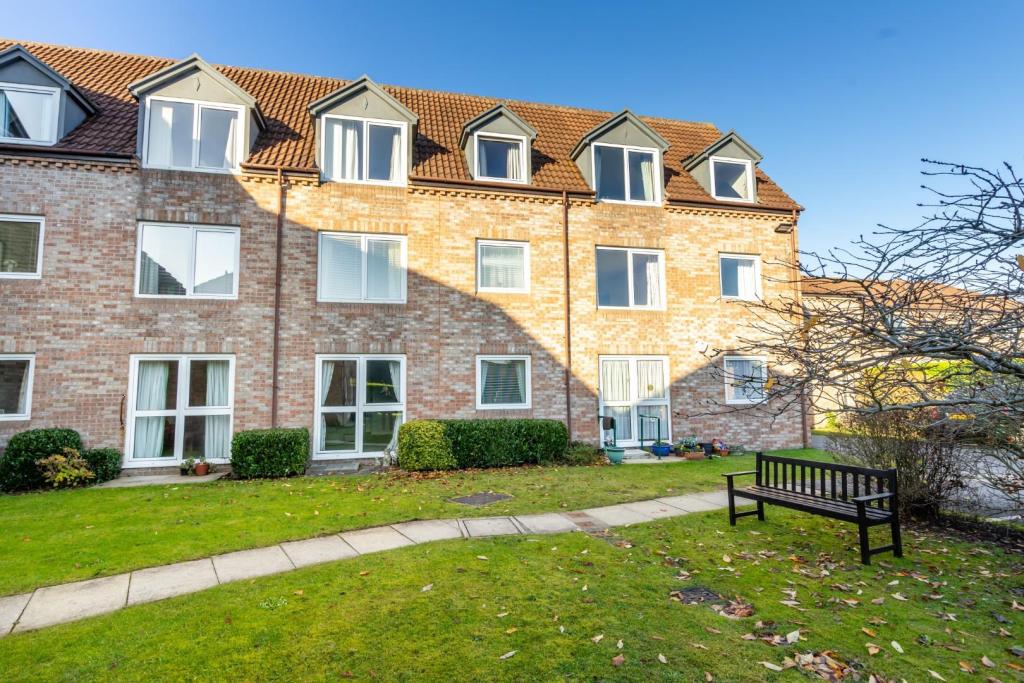 1 bedroom retirement property for sale in Vyner House, Front Street