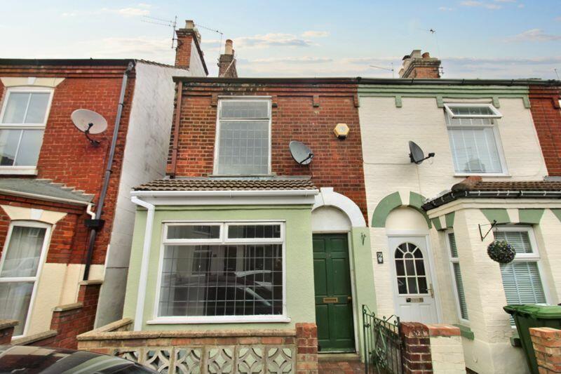 2 bedroom end of terrace house for sale in Upper Cliff Road, Gorleston