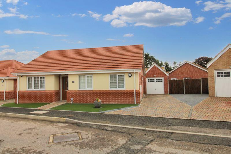 3 bedroom detached bungalow for sale in Mayflower Way, Gorleston, Great Yarmouth, NR31