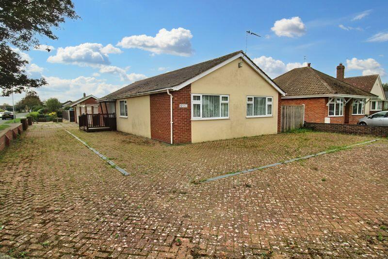 3 bedroom detached bungalow for sale in Arnott Avenue, Gorleston, Great