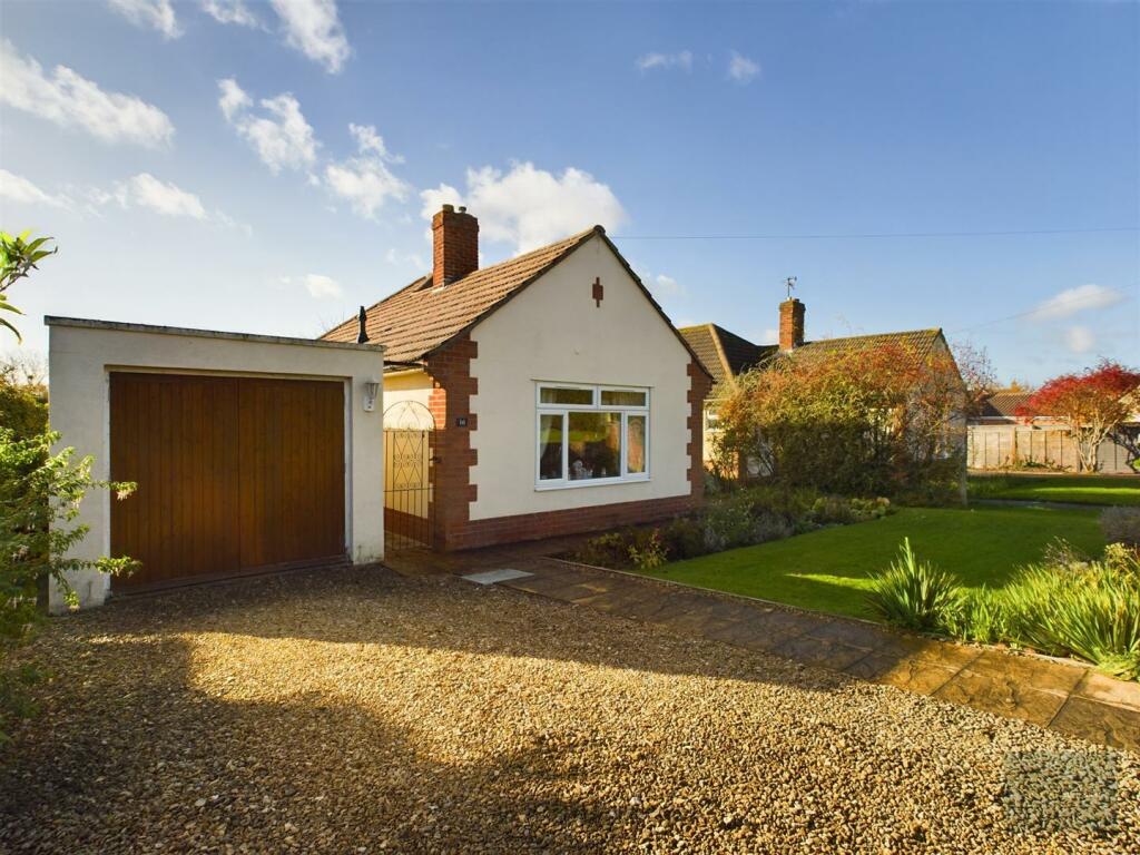 2 bedroom detached bungalow for sale in Sandridge Road, Melksham, SN12