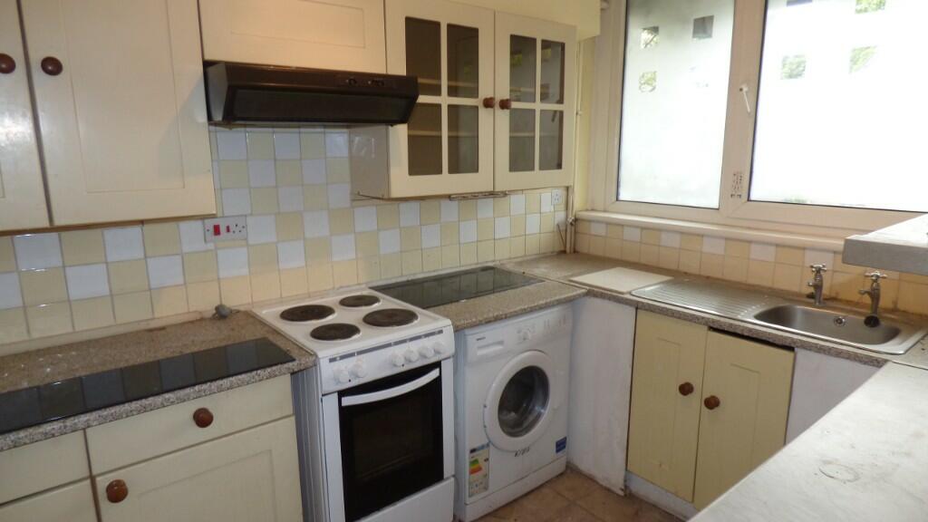 1 bedroom flat for sale in Abbeyfield Estate, London, SE16