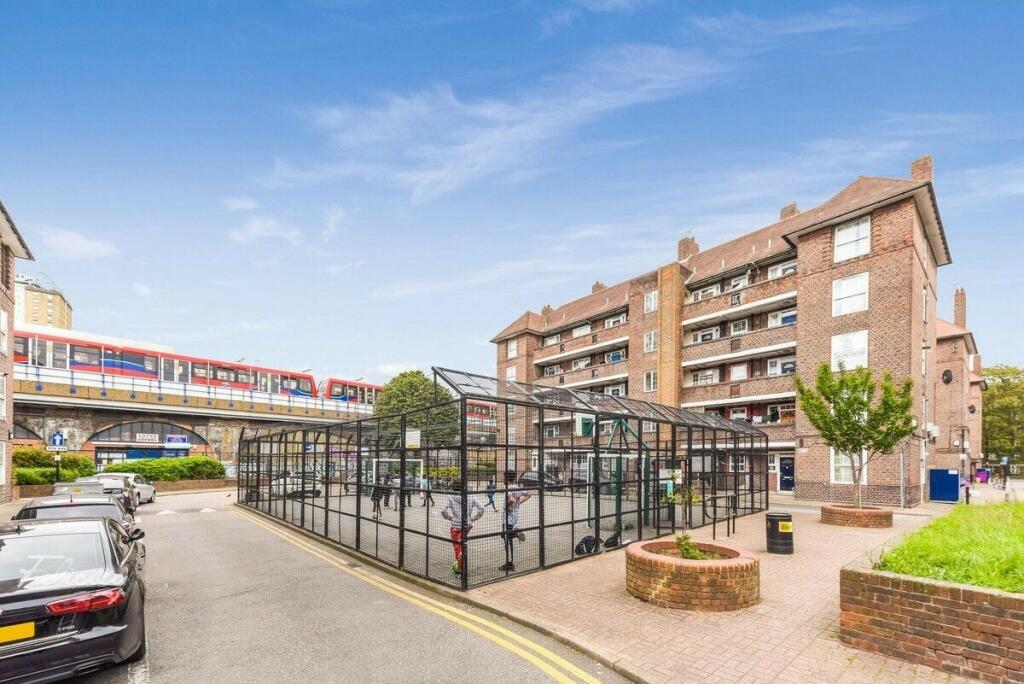 Main image of property: Shadwell Gardens, London, E1