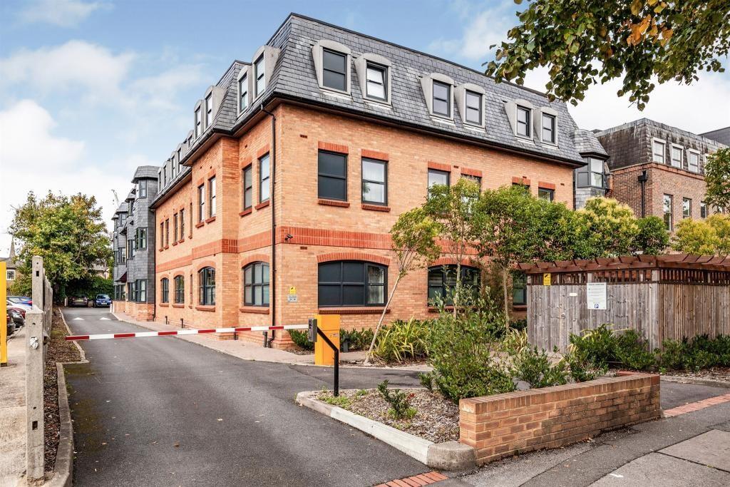 Main image of property: The Grove, Slough, Berkshire, SL1