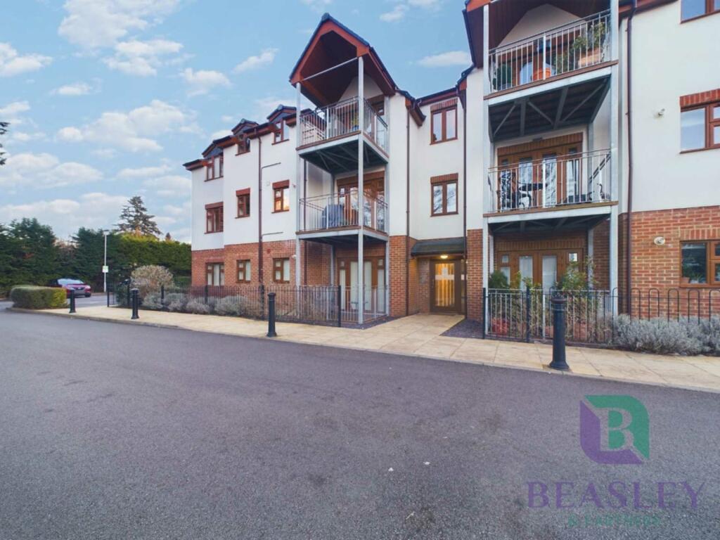2 bedroom apartment for sale in Club Lane, Woburn Sands, MK17