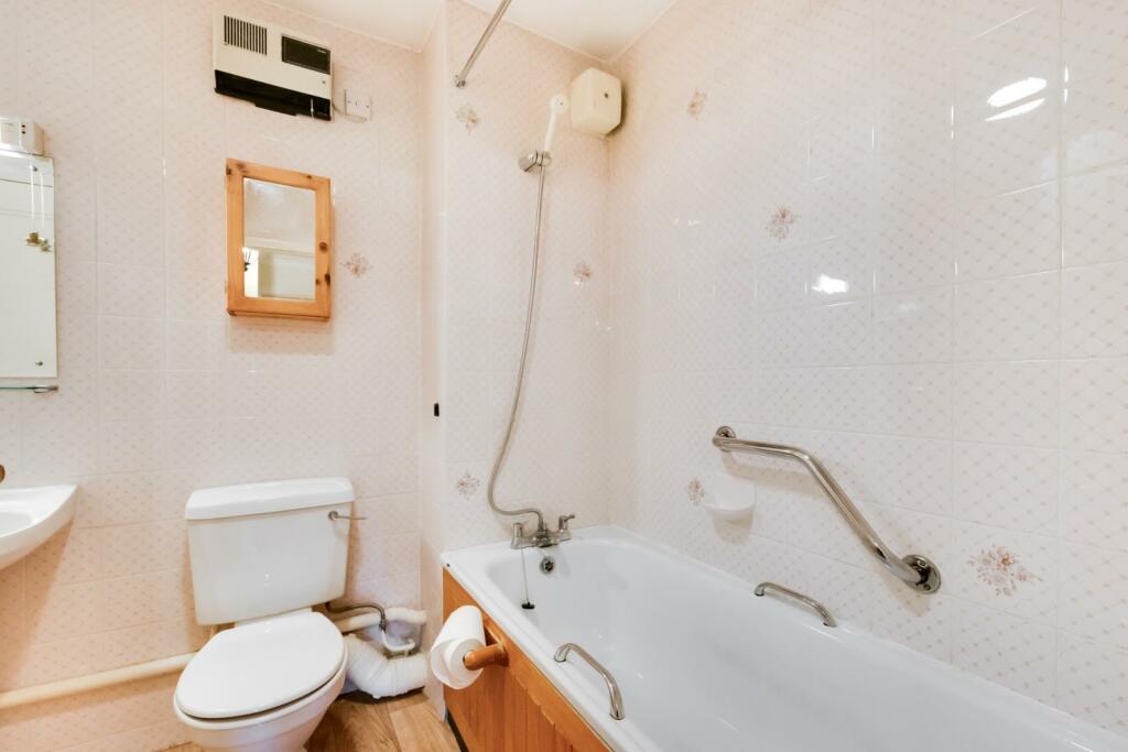 Additional property image - Forest Close, Chislehurst