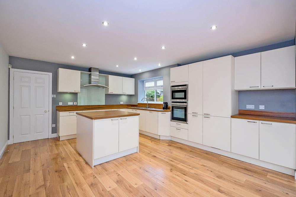 Additional property image - Pittengullies Brae, Peterculter, AB14