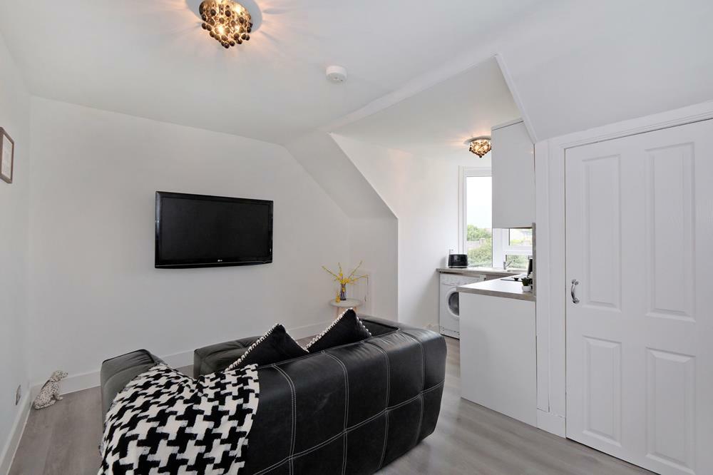 Additional property image - Summerfield Terrace, Top Floor Right, AB24