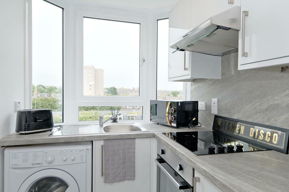 Additional property image - Summerfield Terrace, Top Floor Right, AB24