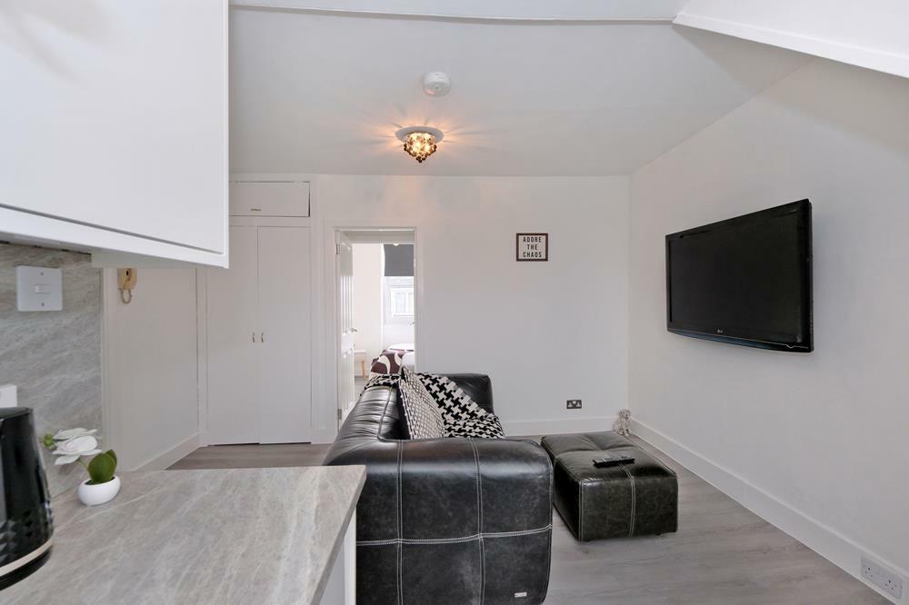 Additional property image - Summerfield Terrace, Top Floor Right, AB24