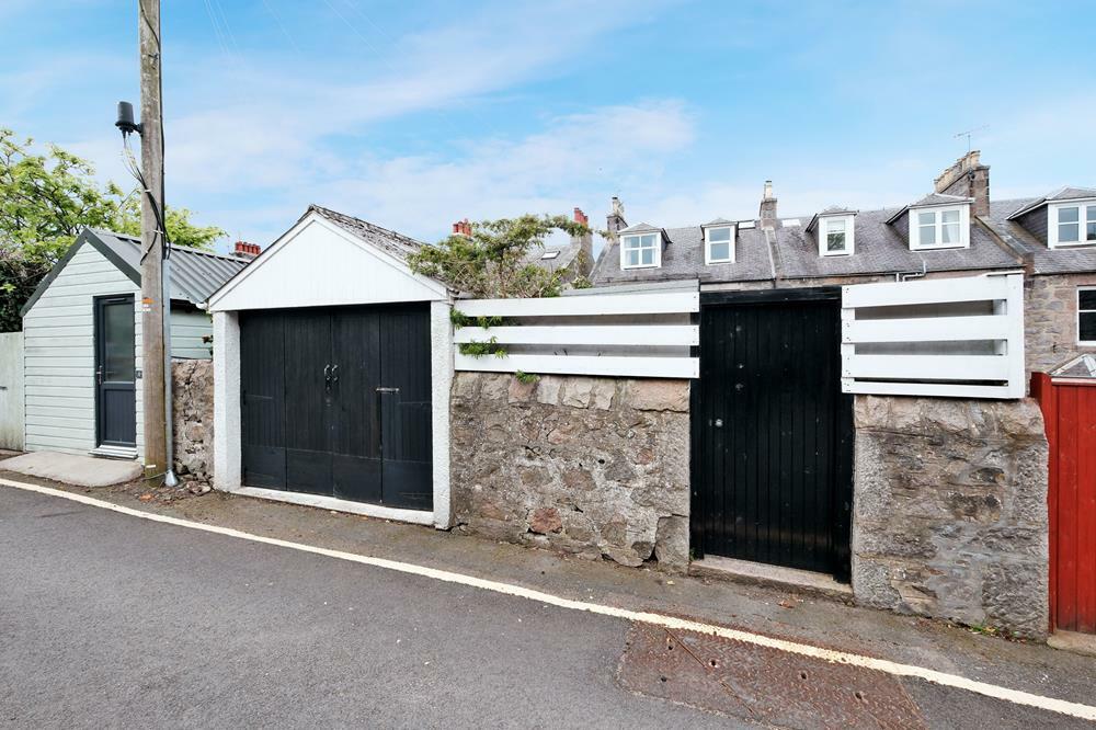Additional property image - Richmondhill Place, Aberdeen, AB15