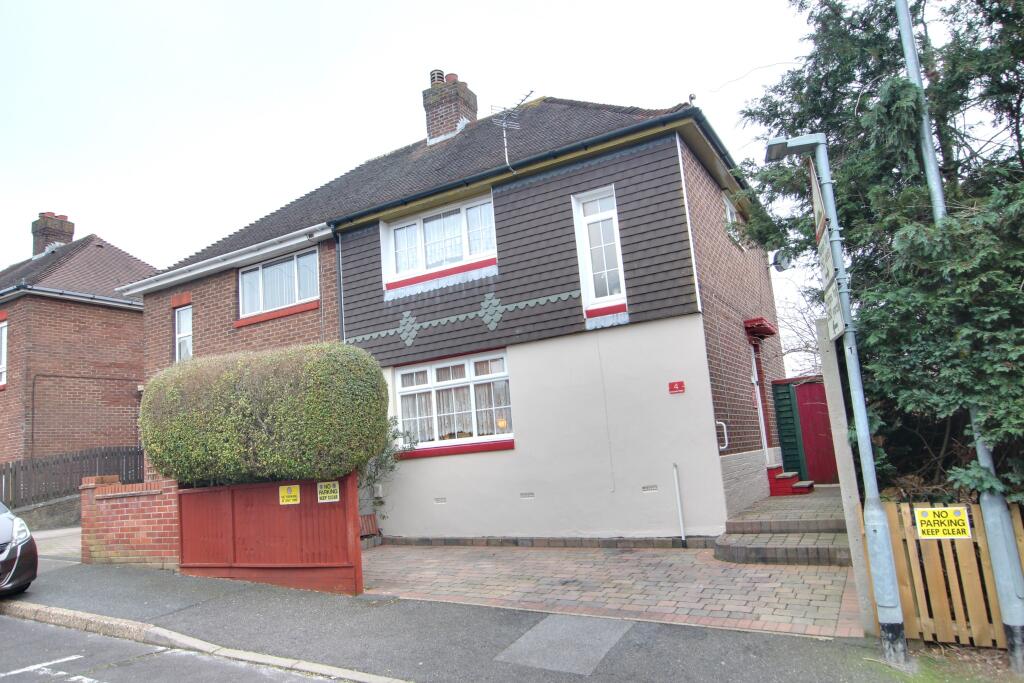 3 bedroom house for sale in Hadleigh Road, Wymmering, PO6