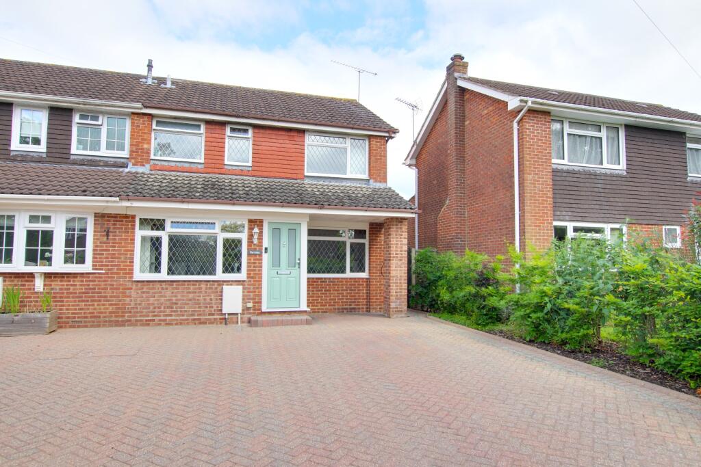 4 bedroom semidetached house for sale in Southwick Road, Denmead, PO7