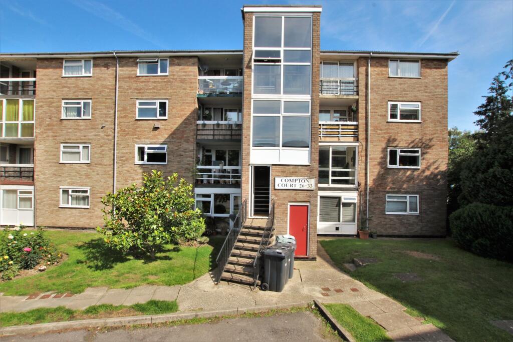 2 bedroom flat for sale in Chidham Close, Havant, PO9