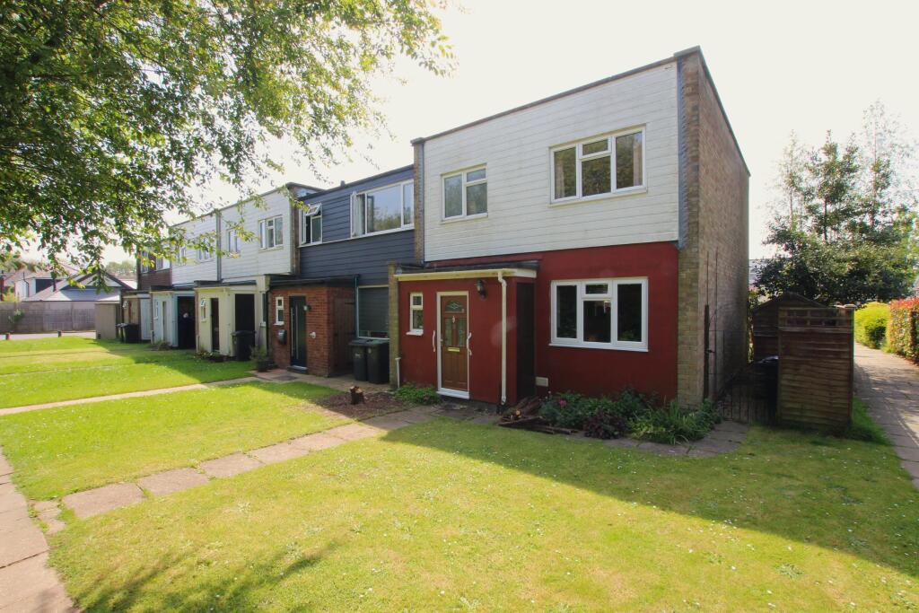 3 bedroom end of terrace house for sale in Juniper Square, Havant, PO9