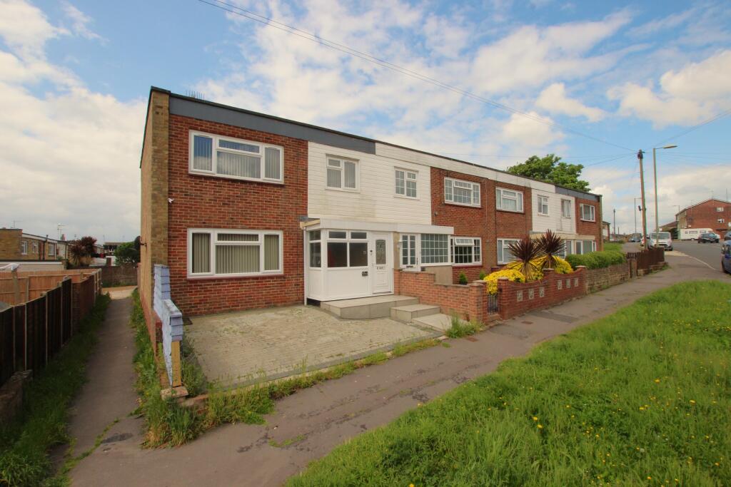 3 bedroom end of terrace house for sale in Wakefords Way, West Leigh
