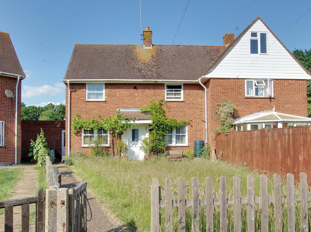 2 bedroom semidetached house for sale in Hobart Drive, Hythe, SO45
