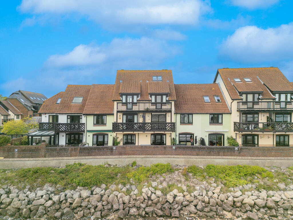Main image of property: Shamrock Way, Hythe Marina