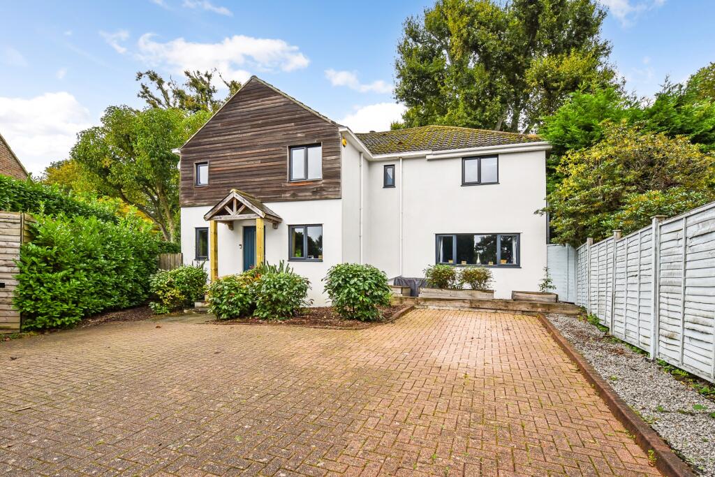4 bedroom detached house for sale in Chilworth, Southampton, SO16